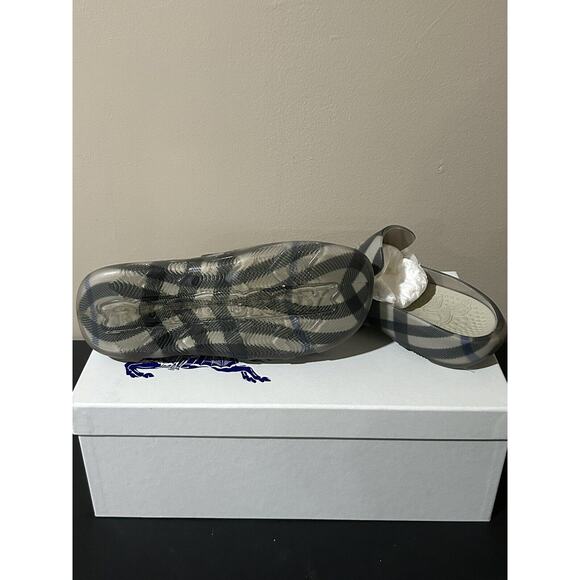Burberry Women Stringray Check Sandals Size 36 - Picture 3 of 3